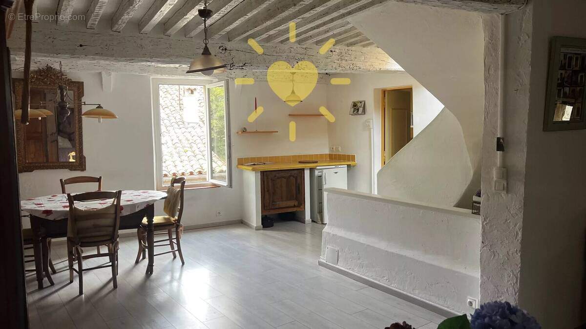 Appartement à CLAVIERS