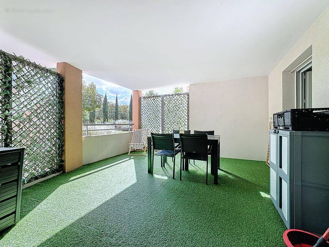 Appartement à PUGET-SUR-ARGENS