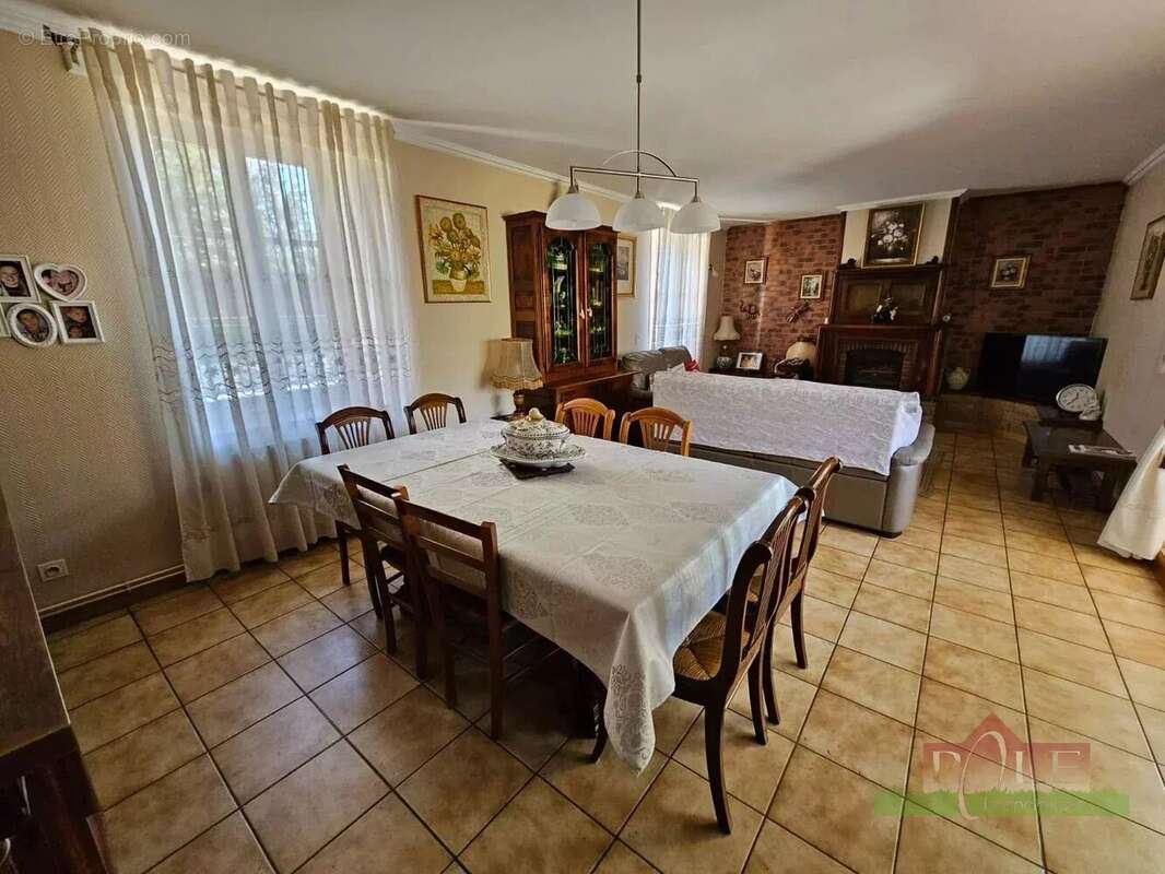 VIENNE,  Villa T7 de 170m² avec un terrain de 1500m² avec dépendances - photo 8