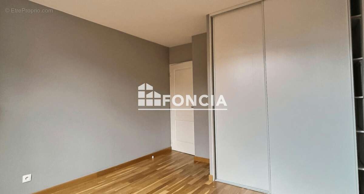 Appartement à CRAPONNE