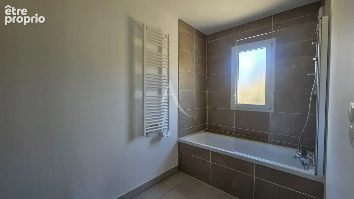 Appartement Nimes 4 pièces 96.70m2 - photo 10