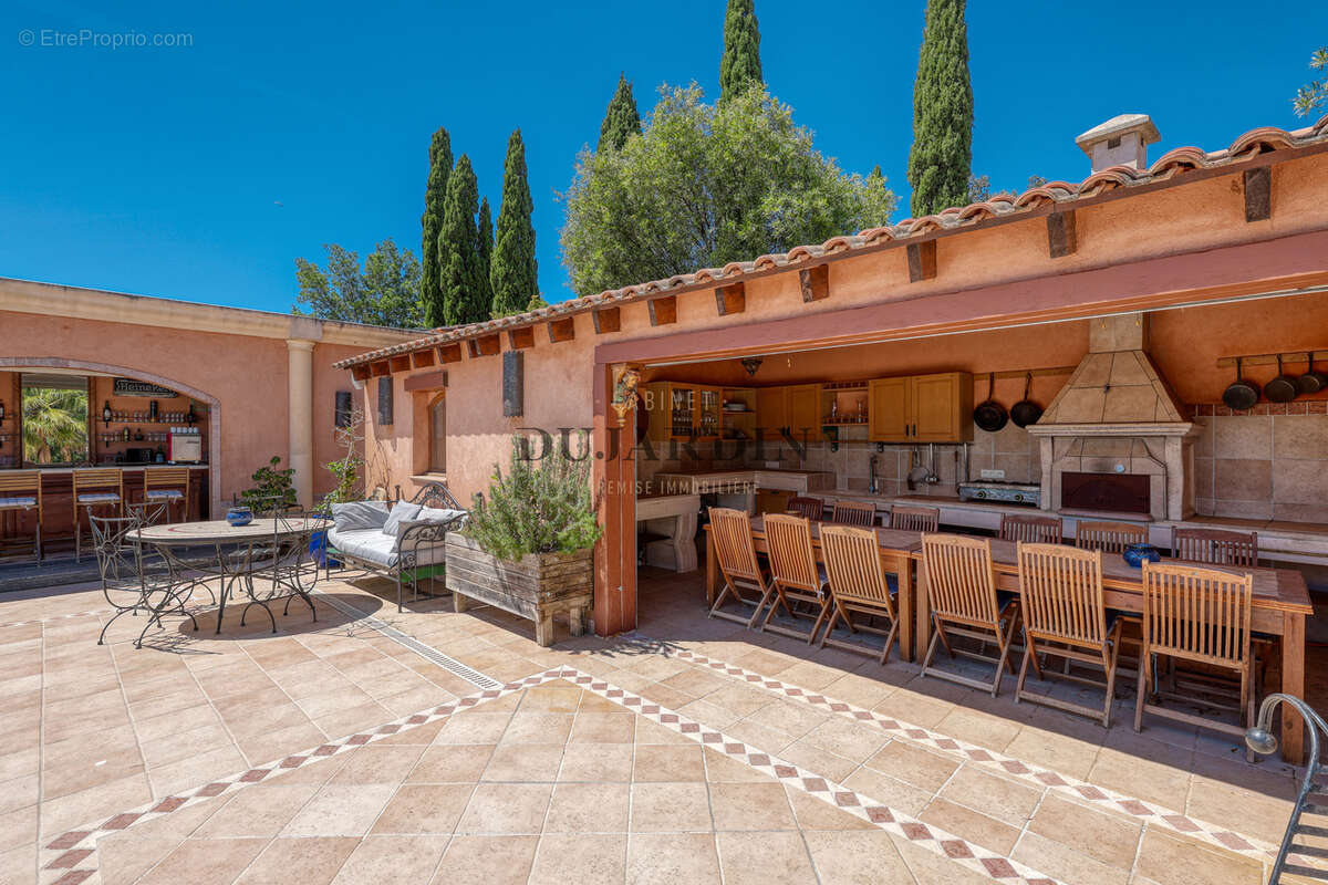 Maison à BORMES-LES-MIMOSAS