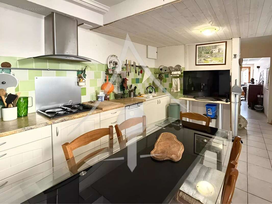 Maison à LAVERNOSE-LACASSE