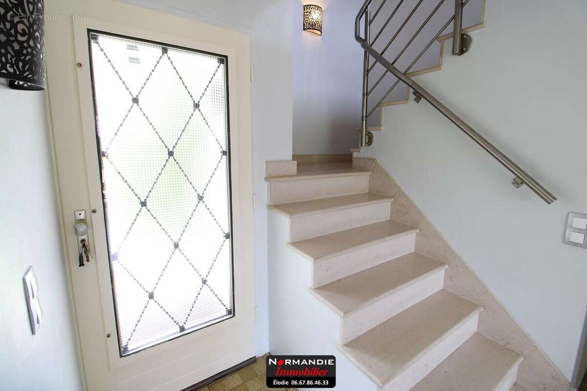 Maison à PETIT-COURONNE