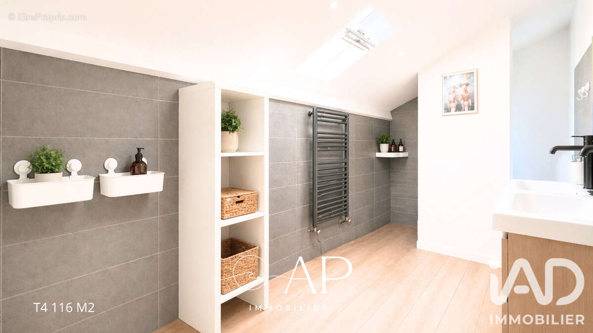 Maison 250 m² à La Crau  - photo 9