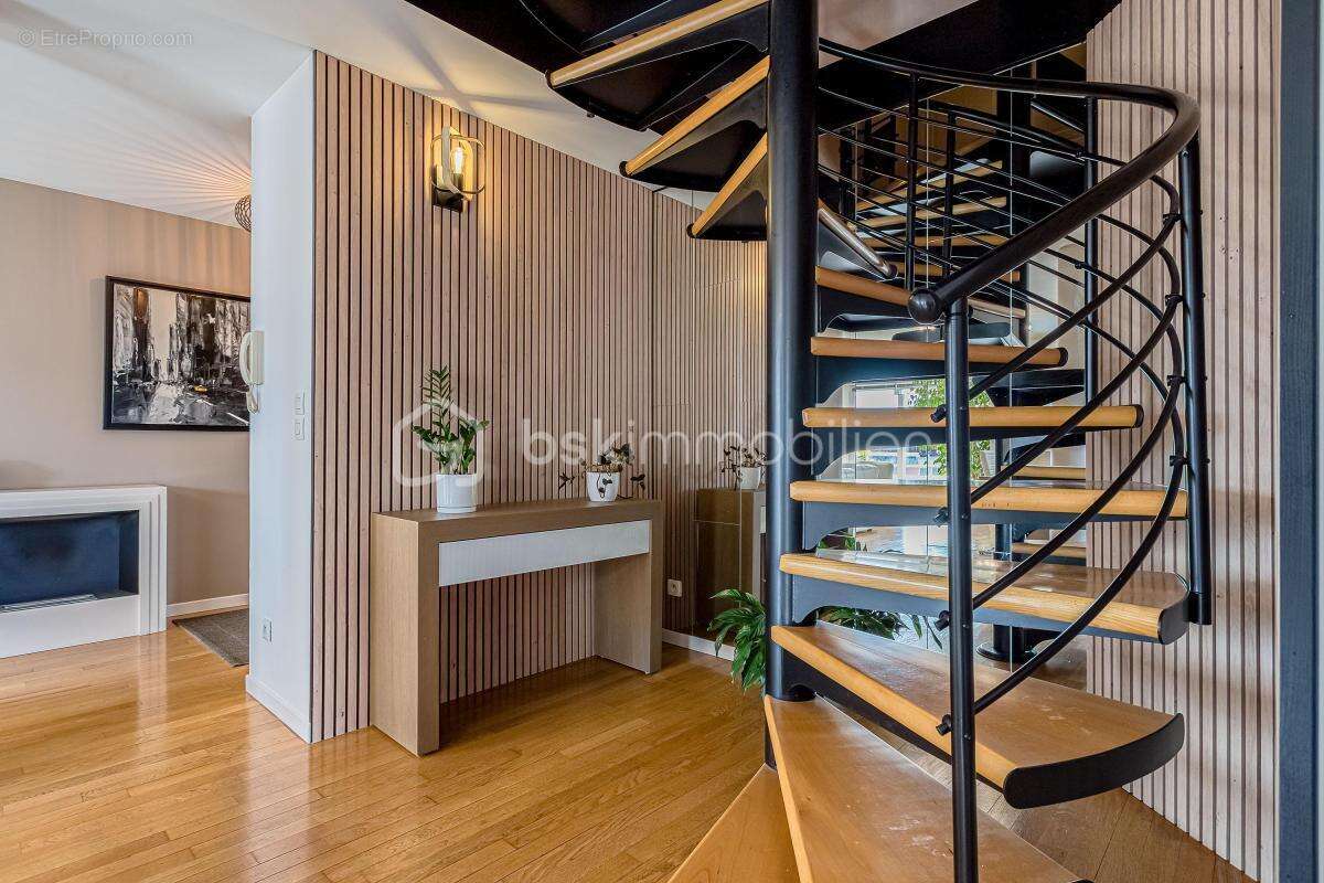 T5 Duplex d'exception – Dernier étage, climatisation, terrasses et vue montagnes au cœur d'Annecy - photo 15