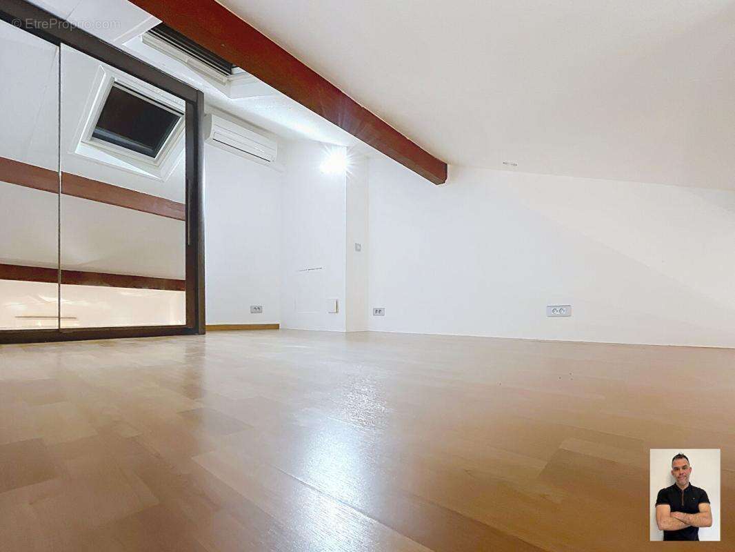 Appartement à FORCALQUEIRET