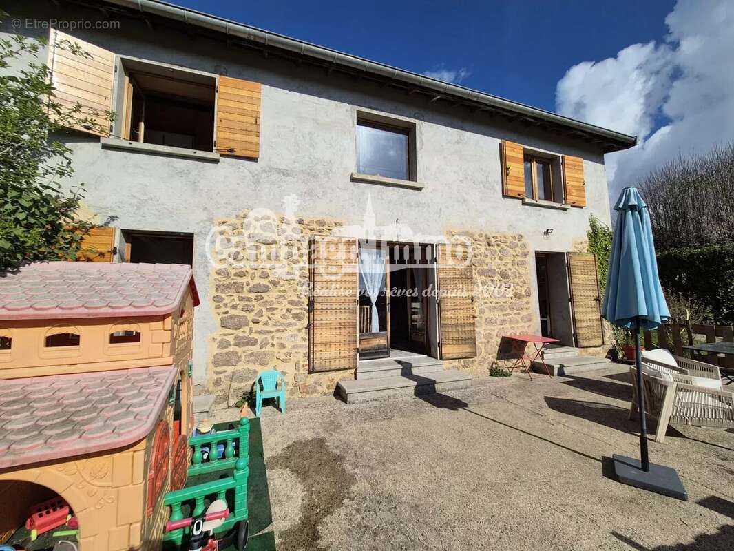 Maison à HAUTE-RIVOIRE