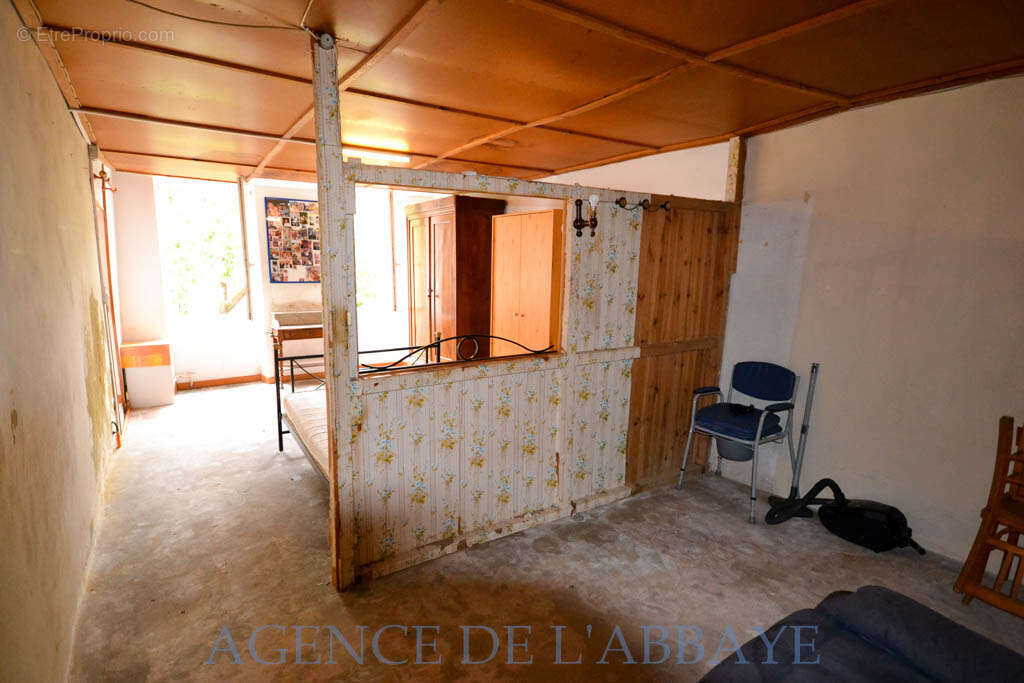 Vénérand, charentaise 75 m2, 2 chambres, terrain 916 m2 - photo 5
