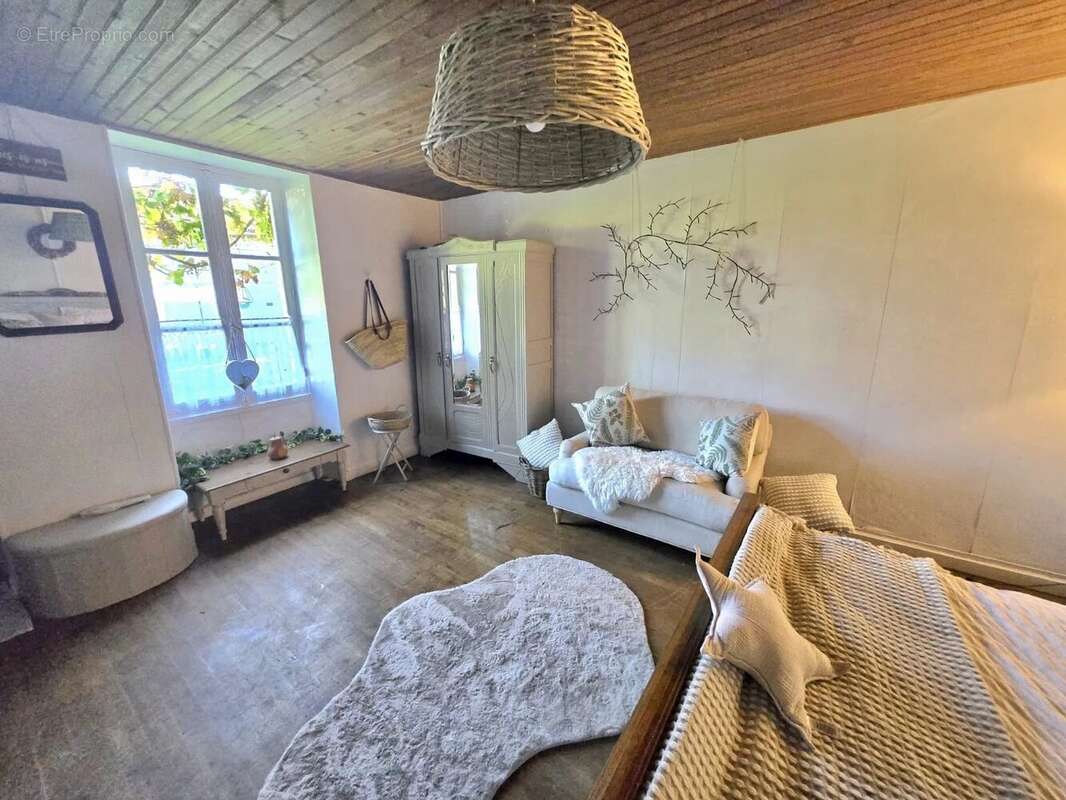 Maison à SAUZE-VAUSSAIS