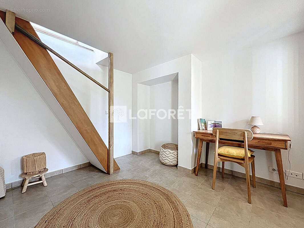 Appartement à ROQUEVAIRE