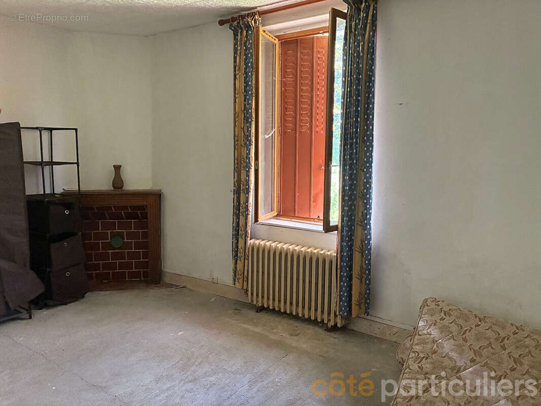 Maison à VALLON-EN-SULLY