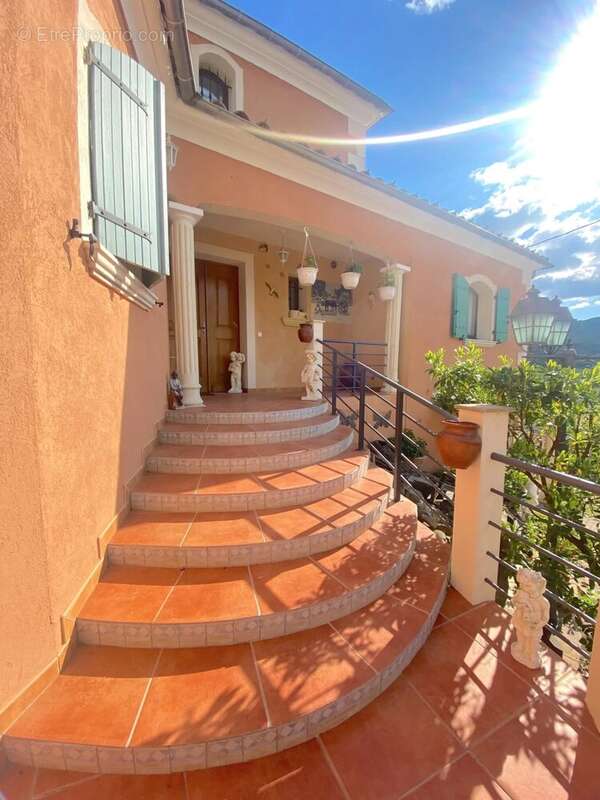 Maison à FLASSANS-SUR-ISSOLE