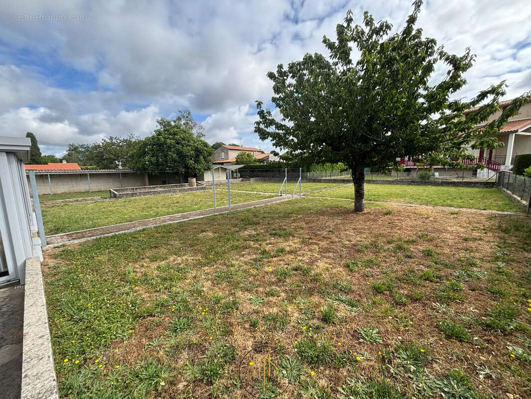 Maison de plain-pied - 140 m2 - 6 chambres - terrain clos - photo 18
