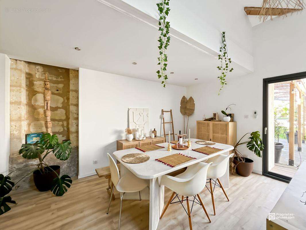 Maison à SAINT-SULPICE-ET-CAMEYRAC