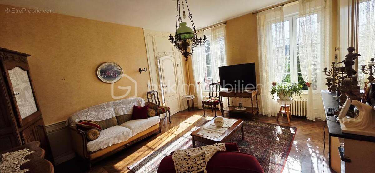 Maison à SAINT-HILAIRE-DU-HARCOUET