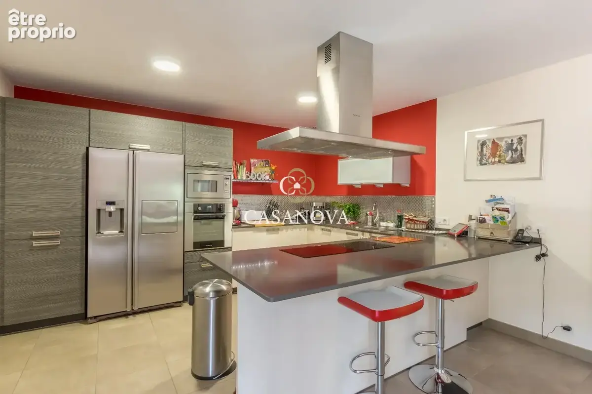 Proche PEZENAS, pièces à vivre 80 m², 6 chambres, beau terrain avec piscine, garage, dependances - photo 6