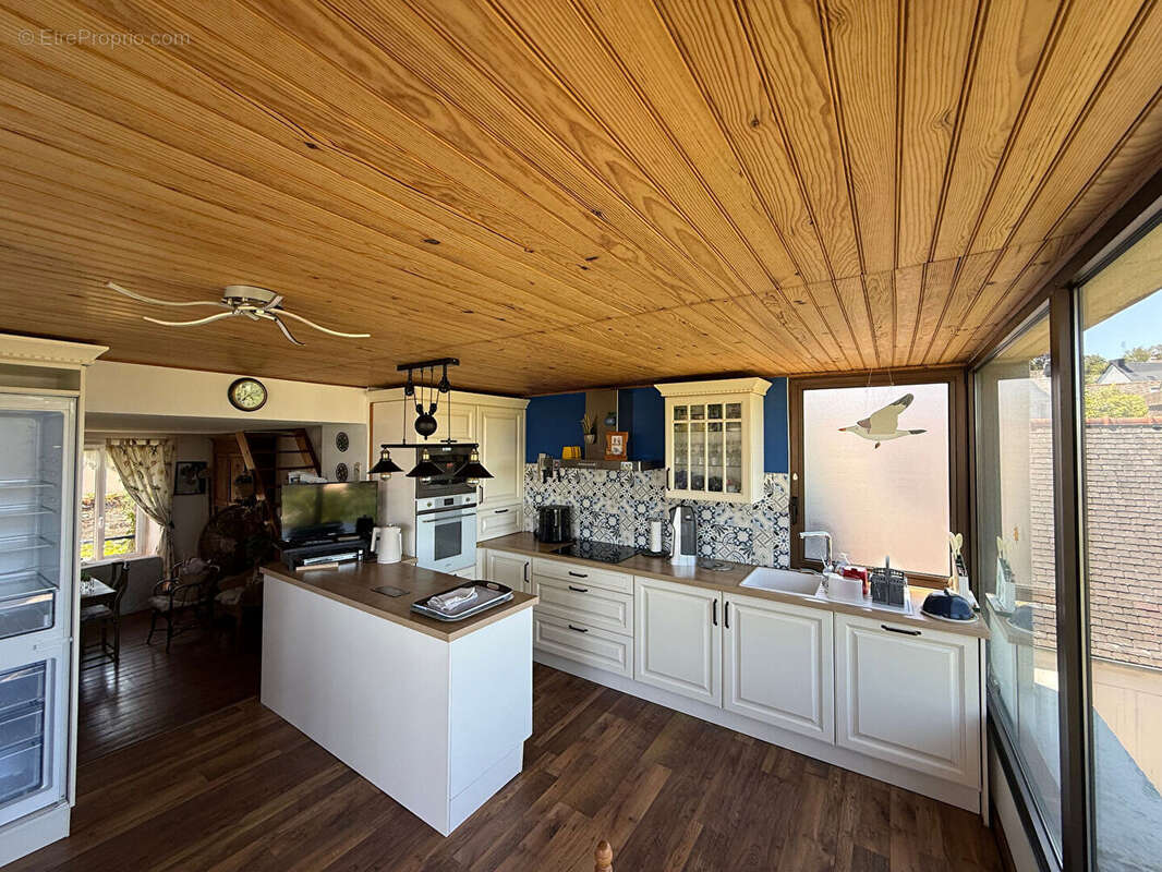 A vendre. Maison de village à Locquenole - photo 7