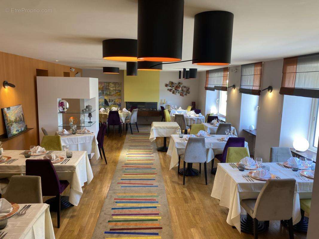 Ancien restaurant en pierre   275 m2   12 pièces   Jardin ar - photo 12