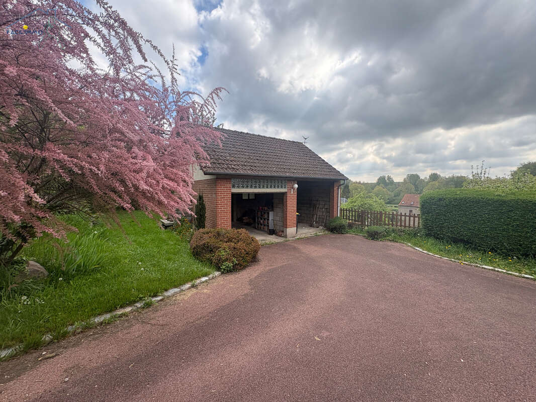 Maison à VILLE-LE-MARCLET