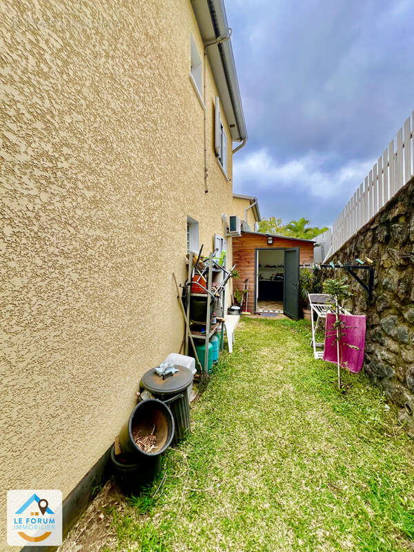 Saint pierre 97410 - villa f4 saine et fonctionnelle - beaux volumes - a etage - commodites a proximite - photo 4