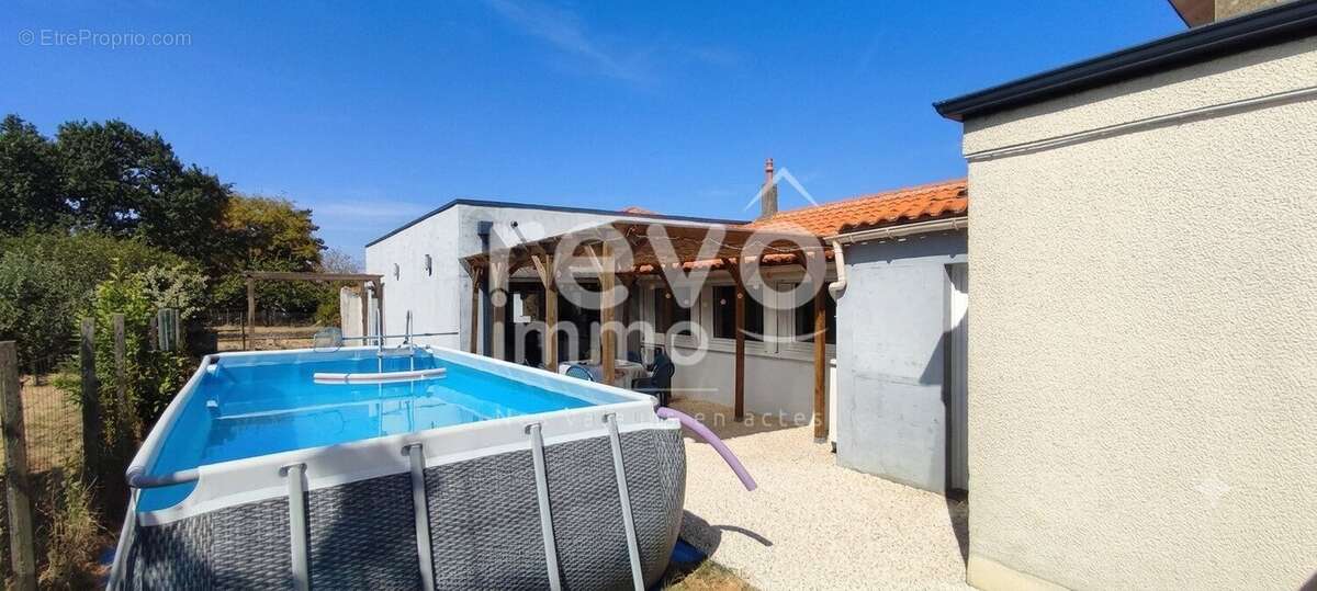 Bourg, proche commodites - photo 12