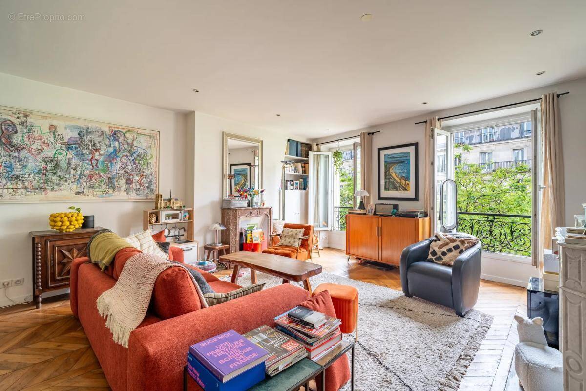 Appartement à PARIS-10E