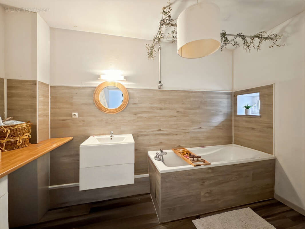 Appartement T3 de 65.58 m2 + cave, avec vue directe sur la Saône   Trévoux - Vendu / Loué - photo 5