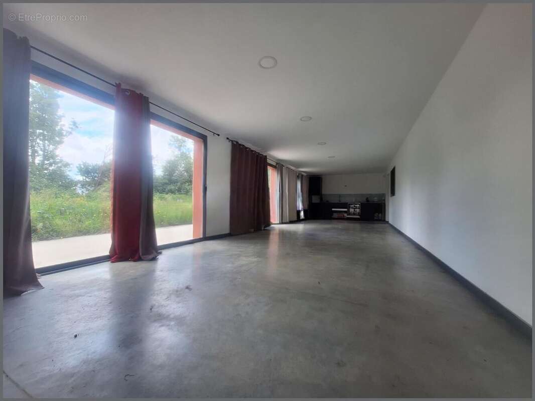 Commerce 469 m² à Chatillon-Sur-Chalaronne  - photo 5