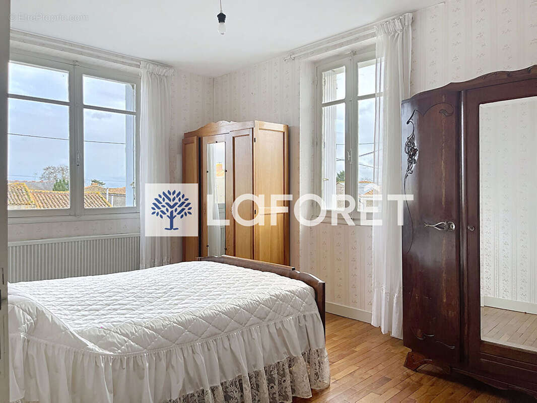 Maison à ASSAIS-LES-JUMEAUX