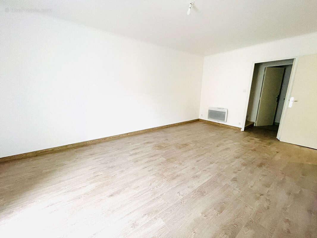 Appartement à CHARLEVAL