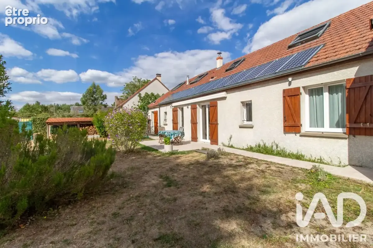 Photo 1 - Maison à SAINT-JEAN-DE-BRAYE