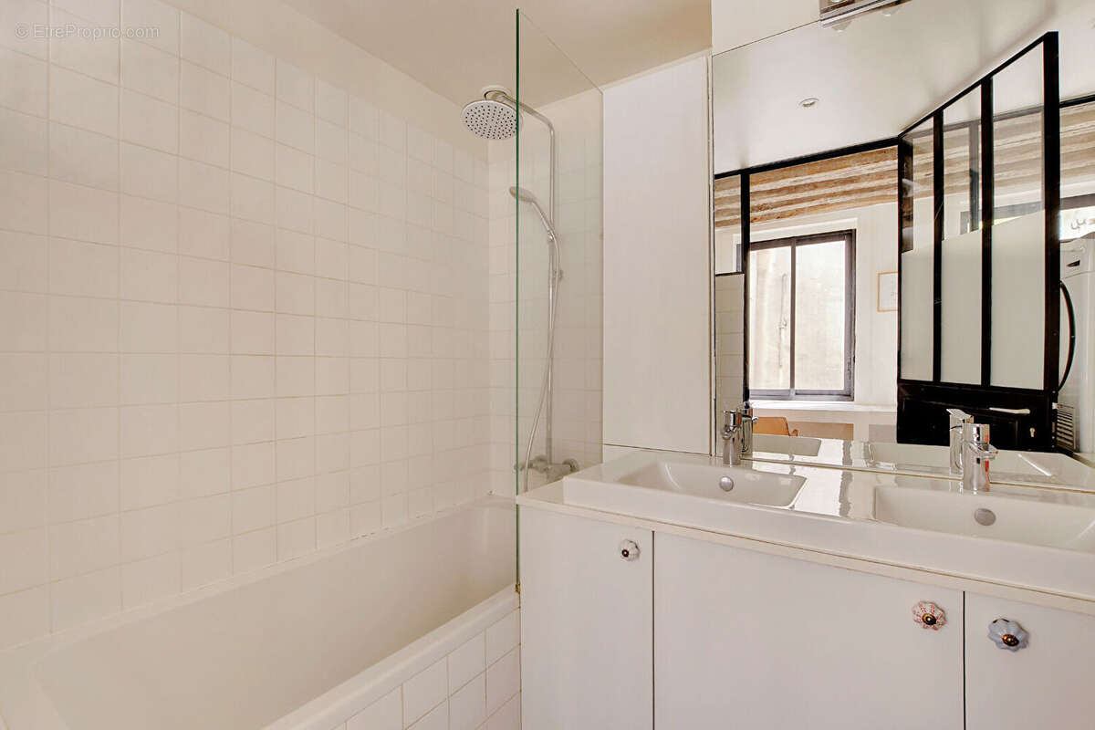 Appartement à PARIS-2E