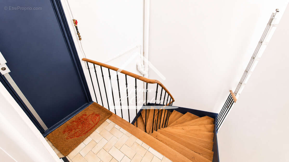 Paris 18e - Duplex de charme, lumineux et atypique - photo 10