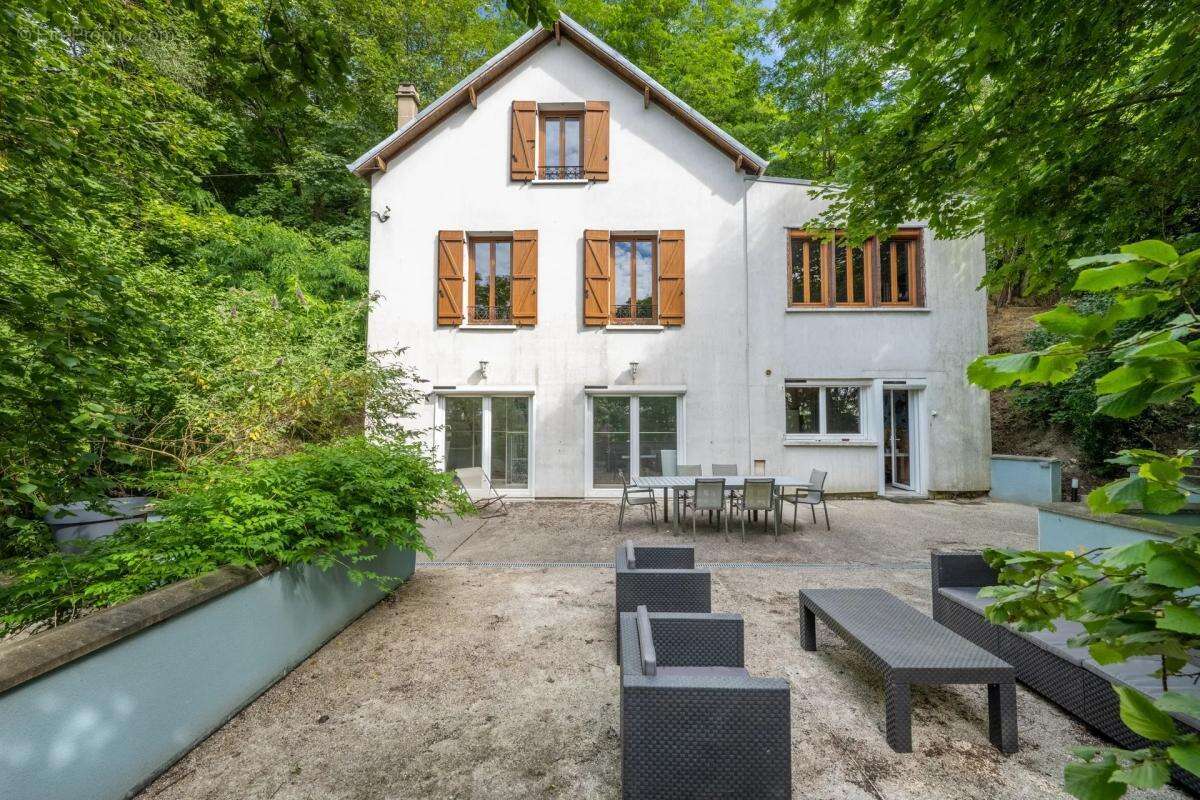 Maison à AUVERS-SUR-OISE
