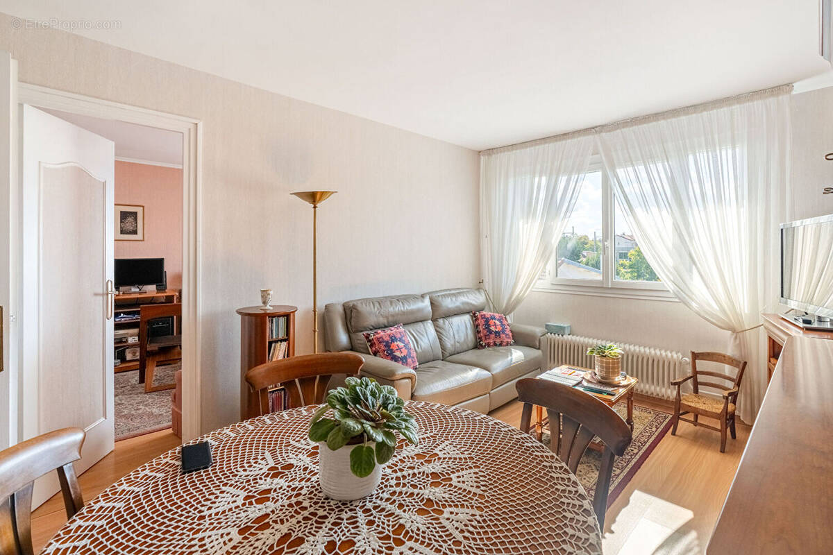 Appartement à COLOMBES