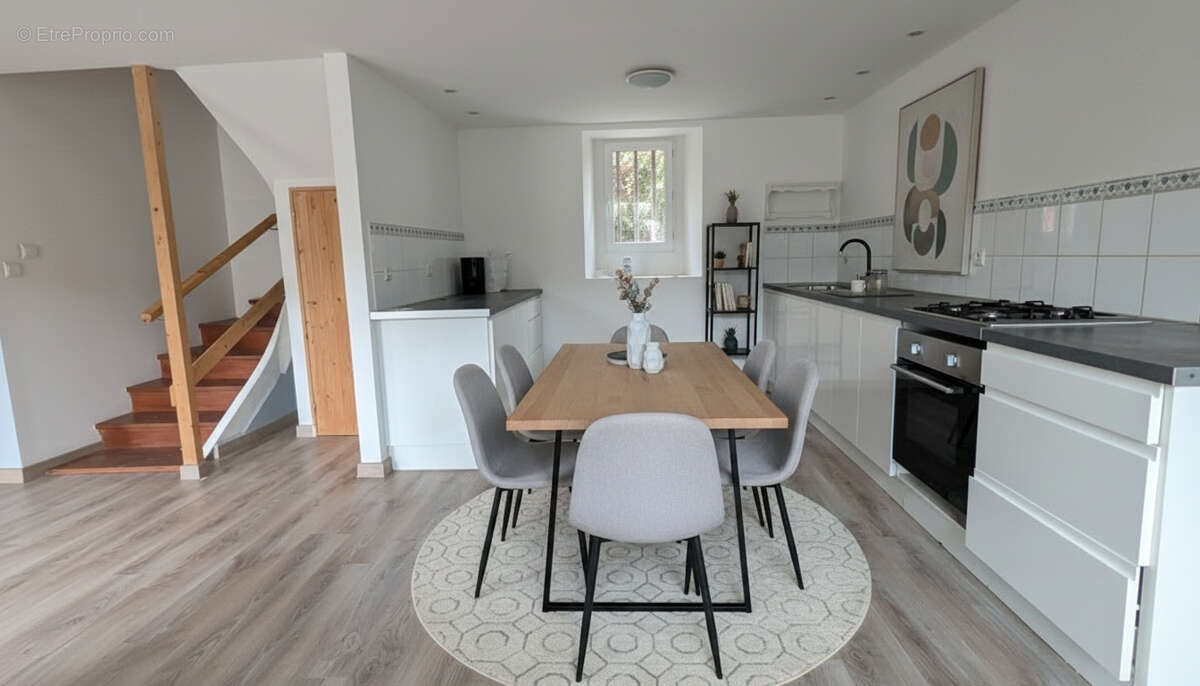 Maison à SAINT-MARTIN-DES-CHAMPS