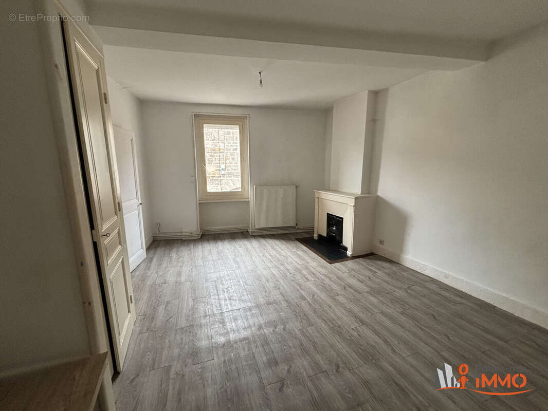 Maison 74 m² à Sury-Le-Comtal  - photo 7