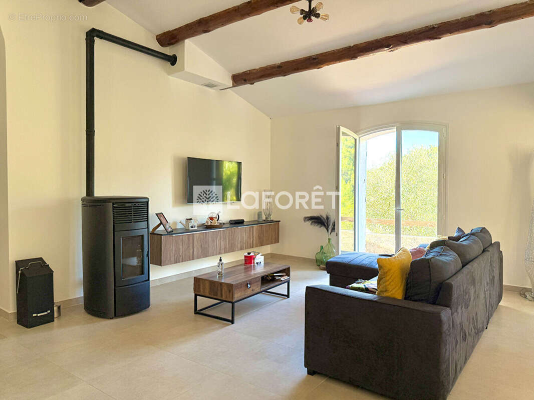 Maison à SOLLIES-VILLE