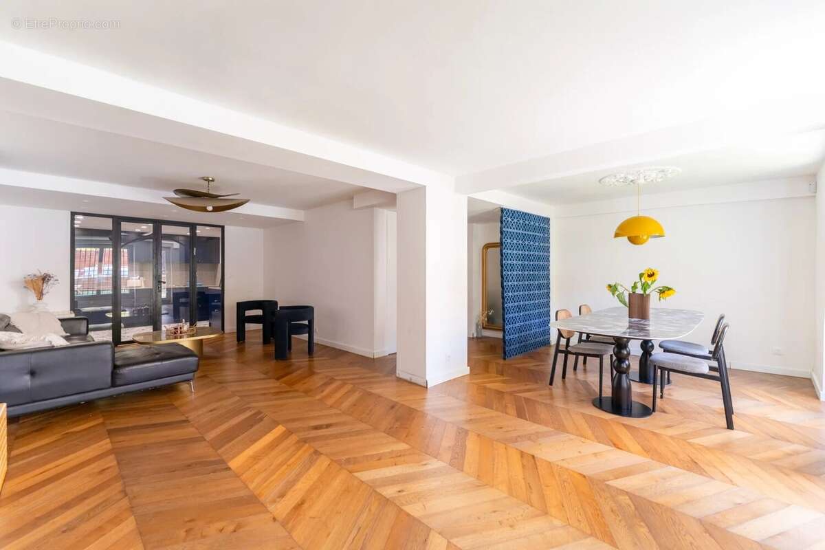 T4 à vendre 140m2 Marseille 13008 - Jardin et Piscine - photo 3