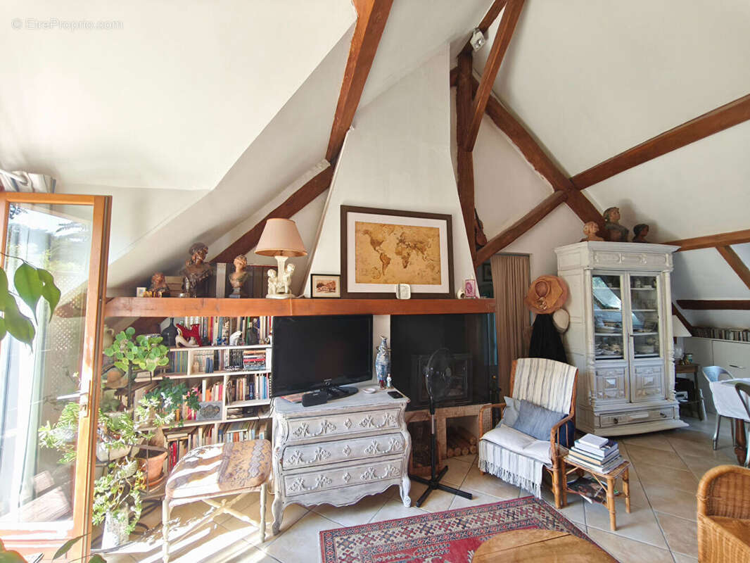 Appartement f3 72 m²  duplex maintenon centre ville  gare et commeces a pied - photo 8