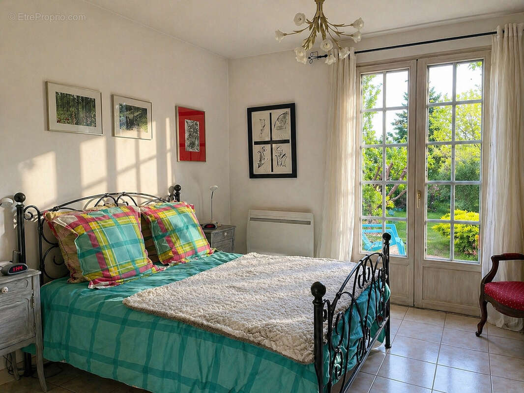 Maison à LA BREILLE-LES-PINS