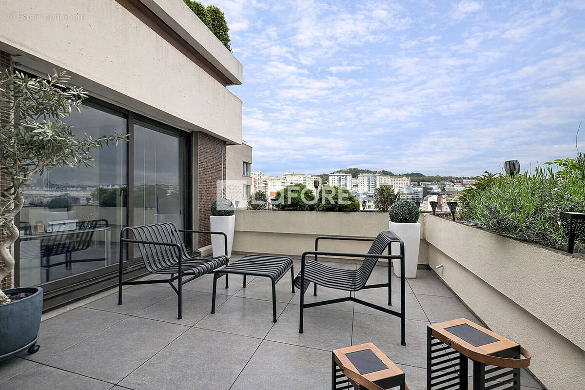 Appartement à SURESNES