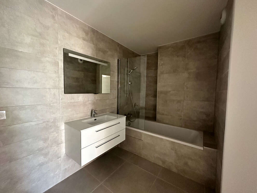 Reignier-Ésery - Magnifique Appartement en rez-de-jardin, dans un écrin de verdure proche du Golf - photo 7