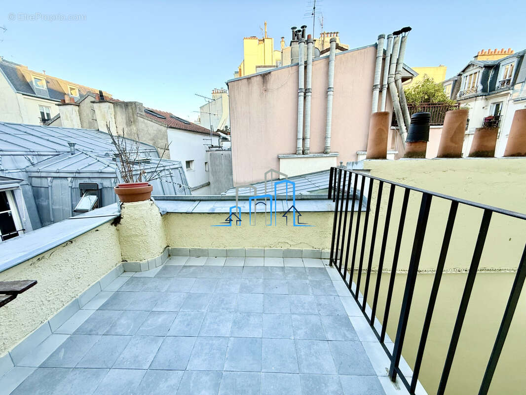 Appartement à PARIS-14E