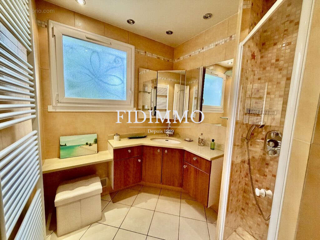 Maison à CHENNEVIERES-SUR-MARNE