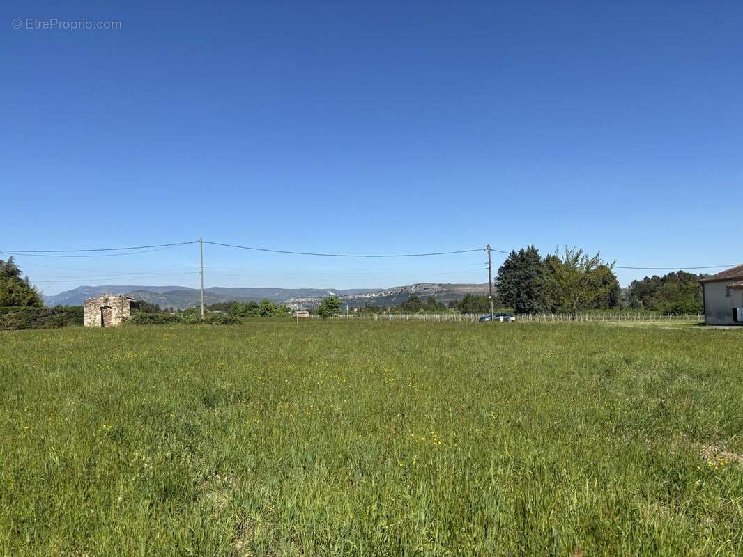 Terrain à SAINT-ETIENNE-DE-FONTBELLON