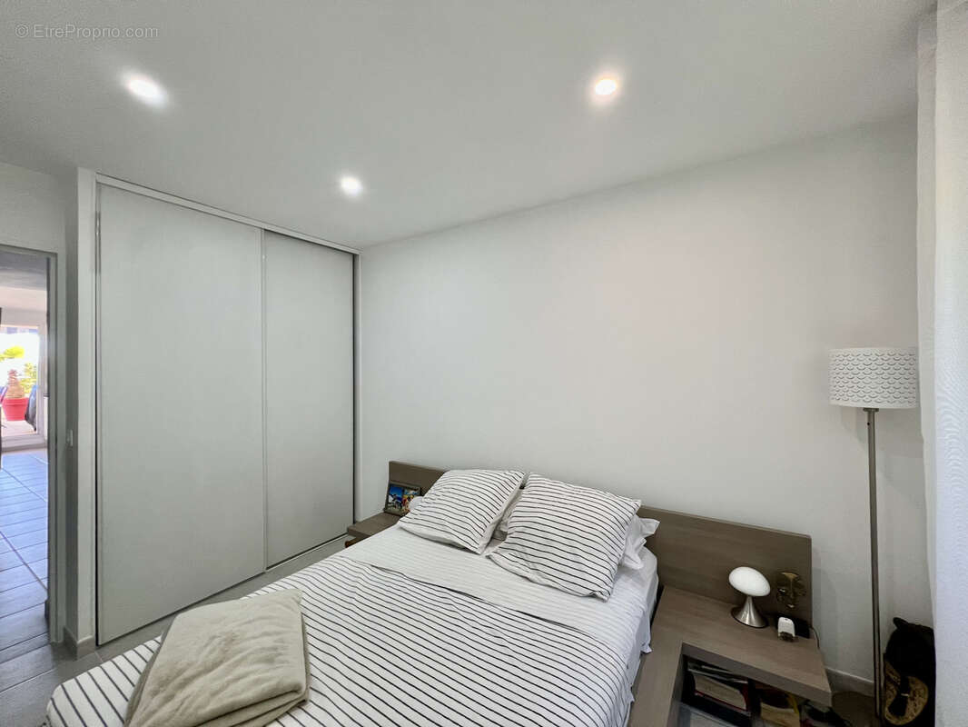 Appartement à SAINT-LAURENT-DU-VAR