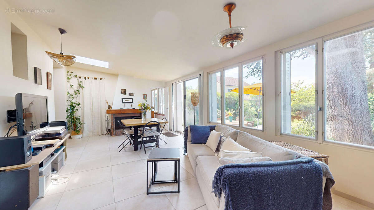 Maison à FONTENAY-LE-FLEURY