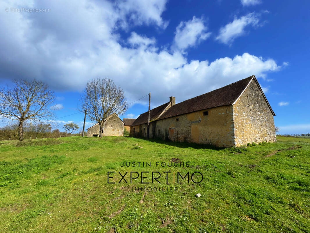 Grande longère 460 m2 à rénover sur 13 061 M2 avec vue panoramique - photo 11